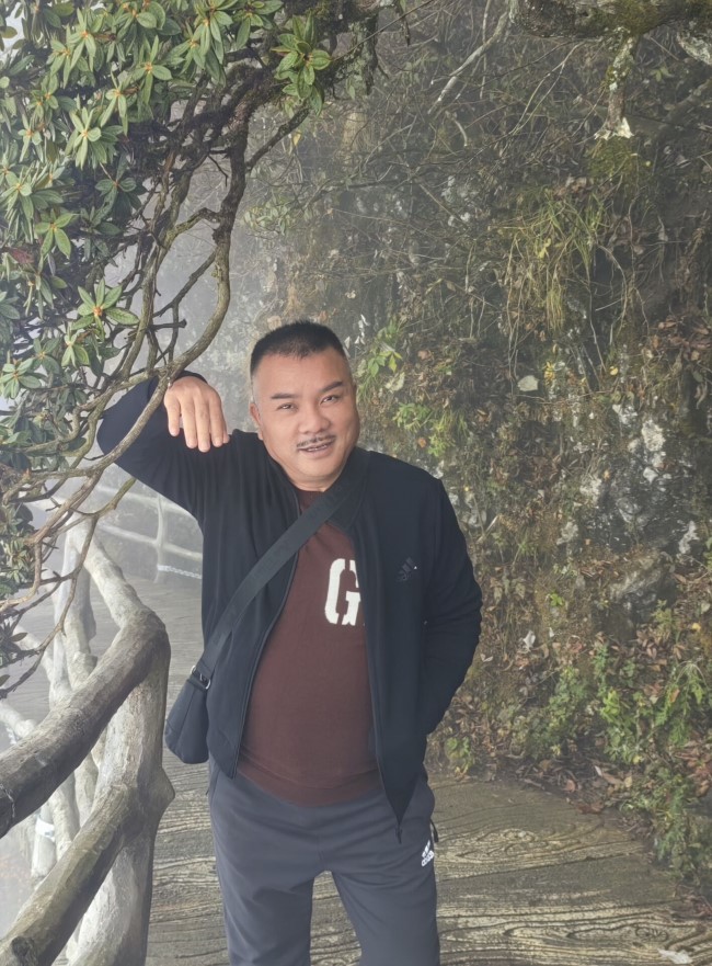 �������